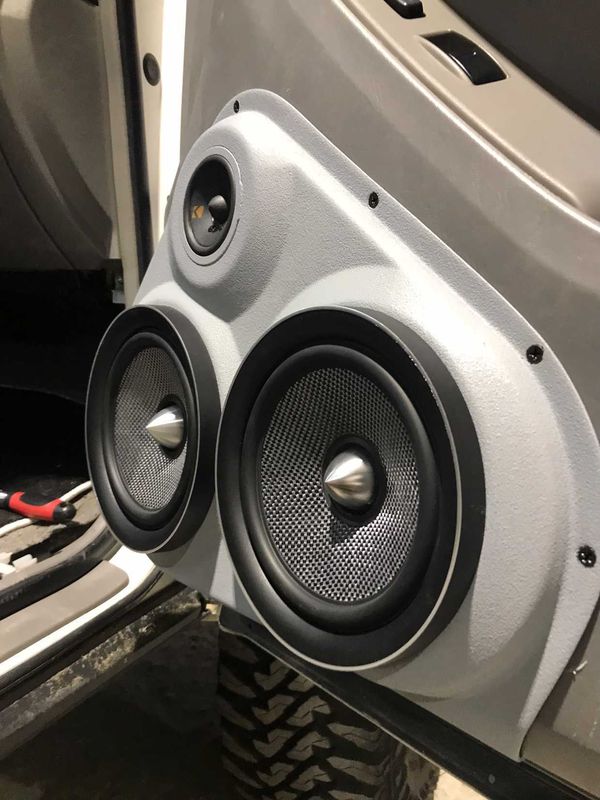 customer image Speaker Upgrade for the Front Door of your 2003-2009 Toyota 4Runner. Easy installation of a Dual 6.5" Midrange and Single 3.5" Super Tweeter for the most powerful car stereo possible.