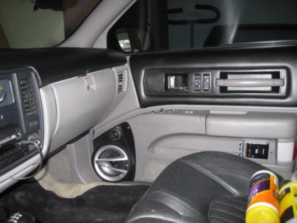 customer image Speaker Upgrade for the Front Door of your 1992-1996 Chevrolet Caprice, Impala SS. Easy installation of a 6.5" Component Set for the most powerful car stereo possible.